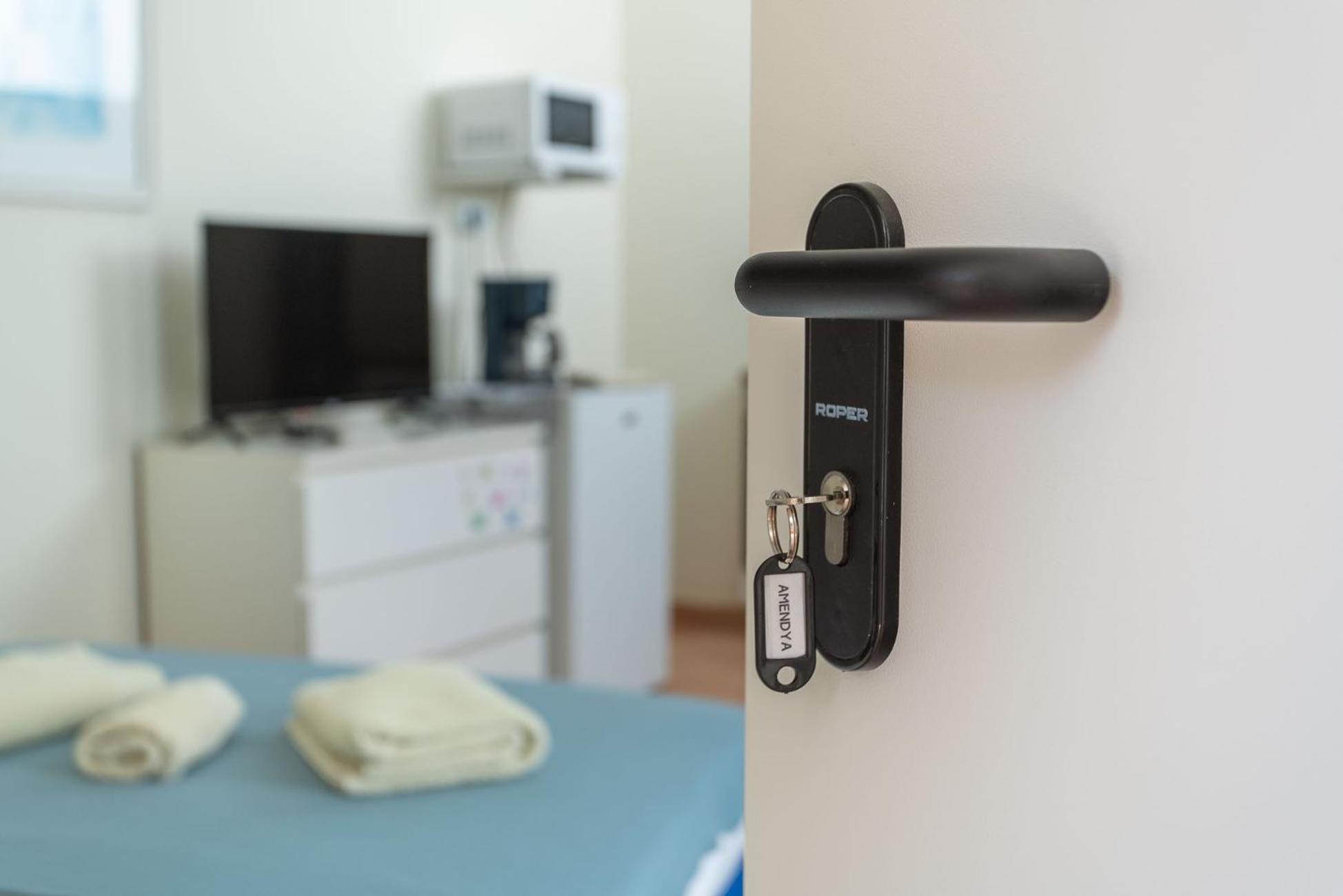 Blife Alicya Private Rooms Faro Exterior photo